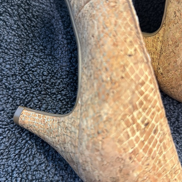 Anne Klein Cork pumps size 8 M - Picture 4 of 7